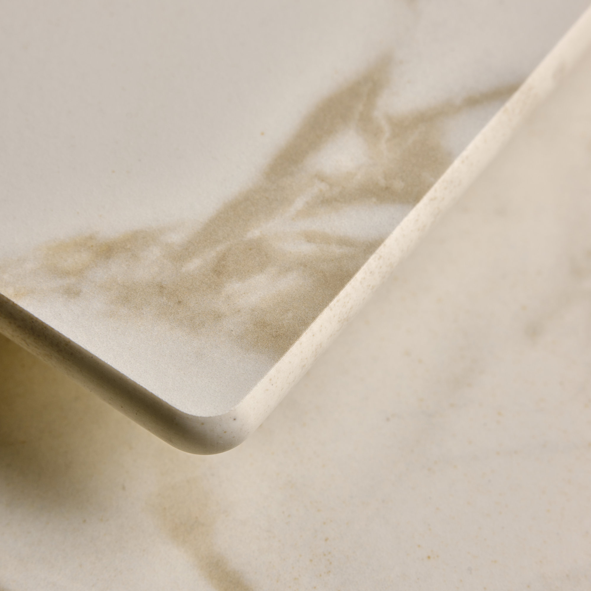 ss-ss03-calacatta_aureo-4d-cashmere-320160-amb22-double_straight_rounded_ridge