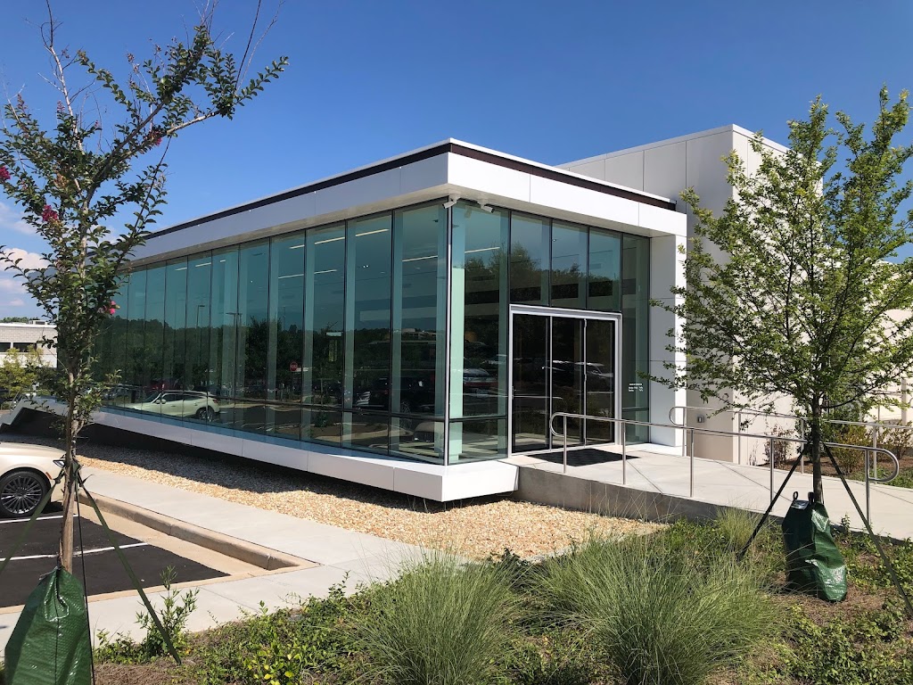 Lincoln Dealership